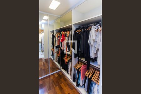 Casa de condomínio à venda com 700m², 4 quartos e 6 vagasSuíte 1  