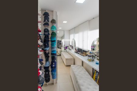 Casa de condomínio à venda com 700m², 4 quartos e 6 vagasCloset  