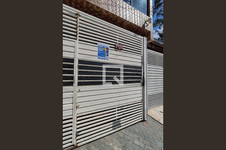 Casa à venda com 210m², 3 quartos e 2 vagasFachada