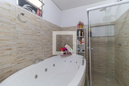 Casa à venda com 210m², 3 quartos e 2 vagasBanheiro da Suíte