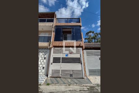 Casa à venda com 210m², 3 quartos e 2 vagasFachada