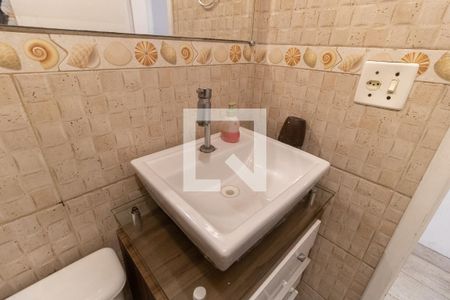Casa à venda com 210m², 3 quartos e 2 vagasBanheiro Social