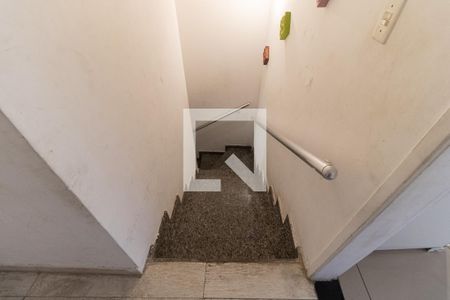 Casa à venda com 210m², 3 quartos e 2 vagasEscada