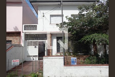 Casa para alugar com 160m², 4 quartos e 1 vaga Casa para alugar com 160m², 4 quartos e 1 vagaFachada