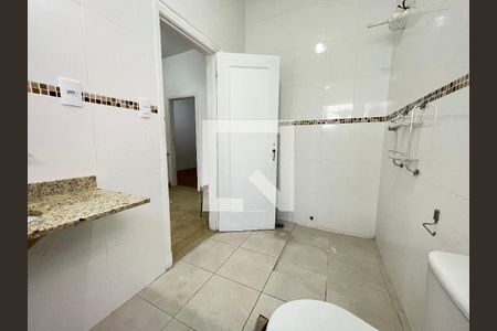 Casa para alugar com 160m², 4 quartos e 1 vaga Casa para alugar com 160m², 4 quartos e 1 vagaBanheiro Corredor