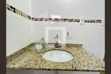 Casa para alugar com 160m², 4 quartos e 1 vaga Casa para alugar com 160m², 4 quartos e 1 vagaBanheiro Corredor