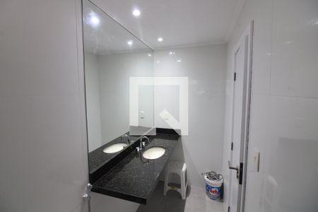 Casa de condomínio à venda com 260m², 5 quartos e 3 vagasBanheiro da Suíte 1