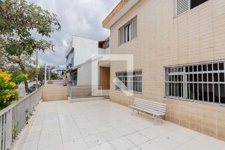 Casa à venda com 262m², 5 quartos e 3 vagas Casa à venda com 262m², 5 quartos e 3 vagasVaranda