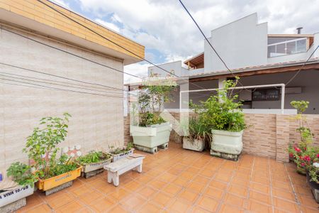Casa à venda com 262m², 5 quartos e 3 vagas Casa à venda com 262m², 5 quartos e 3 vagasQuintal