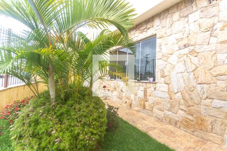 Casa à venda com 260m², 3 quartos e 5 vagas Casa à venda com 260m², 3 quartos e 5 vagasQuintal