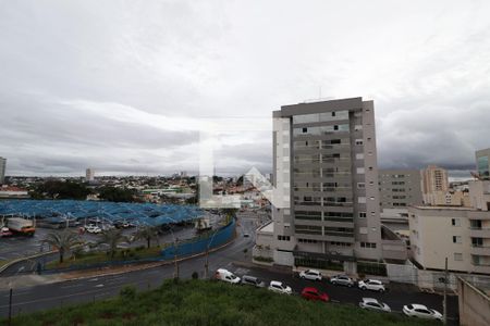 Vista da Sala de apartamento para alugar com 3 quartos, 100m² em Tabajaras, Uberlândia