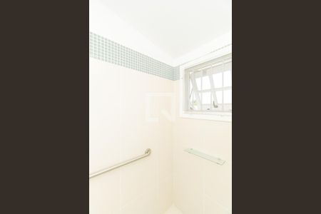 Casa de condomínio à venda com 344m², 4 quartos e 3 vagas Casa de condomínio à venda com 344m², 4 quartos e 3 vagasBanheiro