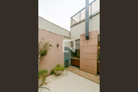 Casa de condomínio à venda com 344m², 4 quartos e 3 vagas Casa de condomínio à venda com 344m², 4 quartos e 3 vagasÁrea externa