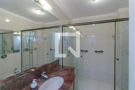 Casa de condomínio à venda com 344m², 4 quartos e 3 vagas Casa de condomínio à venda com 344m², 4 quartos e 3 vagasBanheiro