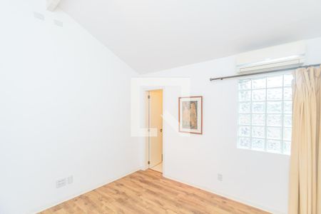 Casa de condomínio à venda com 344m², 4 quartos e 3 vagas Casa de condomínio à venda com 344m², 4 quartos e 3 vagasQuarto 4