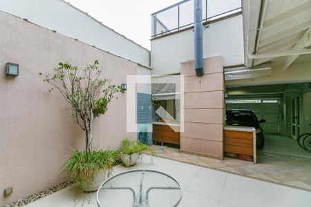 Casa de condomínio à venda com 344m², 4 quartos e 3 vagas Casa de condomínio à venda com 344m², 4 quartos e 3 vagasÁrea externa