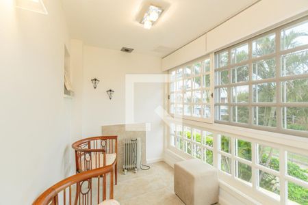 Casa de condomínio à venda com 344m², 4 quartos e 3 vagas Casa de condomínio à venda com 344m², 4 quartos e 3 vagasQuarto 1