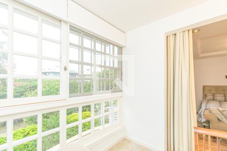 Casa de condomínio à venda com 344m², 4 quartos e 3 vagas Casa de condomínio à venda com 344m², 4 quartos e 3 vagasQuarto 1