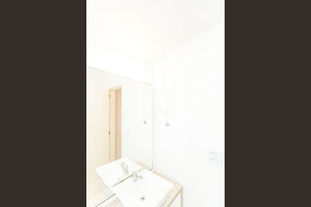 Casa de condomínio à venda com 344m², 4 quartos e 3 vagas Casa de condomínio à venda com 344m², 4 quartos e 3 vagasBanheiro