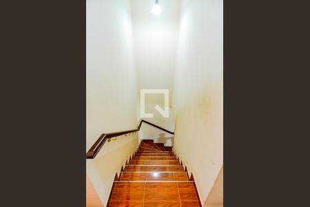 Casa para alugar com 280m², 4 quartos e 4 vagasEscada Sala/Quartos 