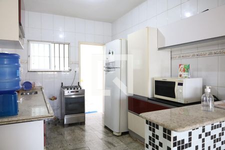 Casa à venda com 208m², 4 quartos e 7 vagas Casa à venda com 208m², 4 quartos e 7 vagasCozinha