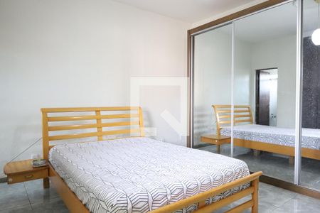 Casa à venda com 208m², 4 quartos e 7 vagas Casa à venda com 208m², 4 quartos e 7 vagasQuarto