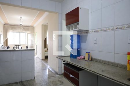 Casa à venda com 208m², 4 quartos e 7 vagas Casa à venda com 208m², 4 quartos e 7 vagasCozinha
