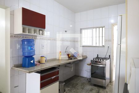 Casa à venda com 208m², 4 quartos e 7 vagas Casa à venda com 208m², 4 quartos e 7 vagasCozinha