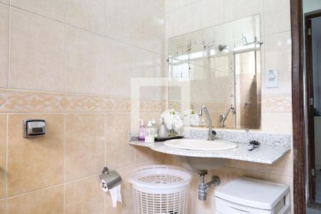 Casa à venda com 208m², 4 quartos e 7 vagas Casa à venda com 208m², 4 quartos e 7 vagasBanheiro