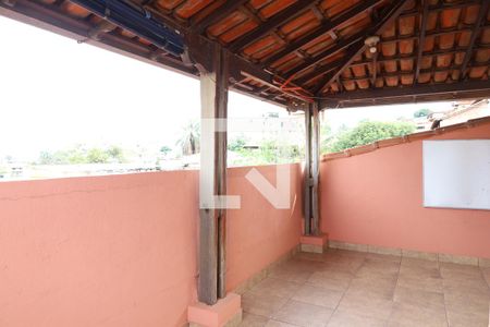 Casa à venda com 208m², 4 quartos e 7 vagas Casa à venda com 208m², 4 quartos e 7 vagasSacada