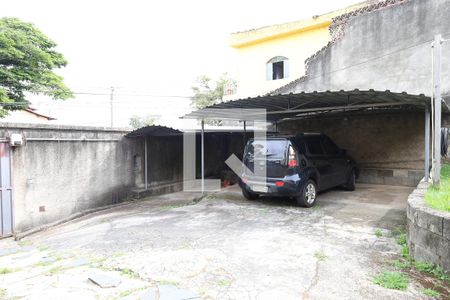 Casa à venda com 208m², 4 quartos e 7 vagas Casa à venda com 208m², 4 quartos e 7 vagasGaragem