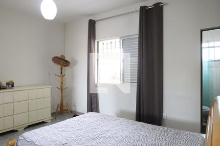 Casa à venda com 208m², 4 quartos e 7 vagas Casa à venda com 208m², 4 quartos e 7 vagasQuarto