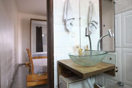 Casa à venda com 208m², 4 quartos e 7 vagas Casa à venda com 208m², 4 quartos e 7 vagasBanheiro