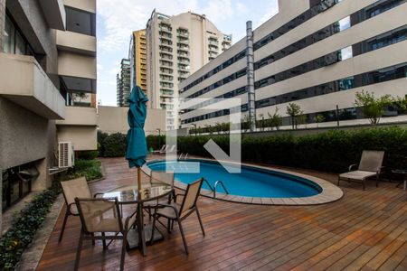 Apartamento à venda com 284m², 4 quartos e 4 vagas Apartamento à venda com 284m², 4 quartos e 4 vagasPiscina