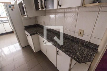 Apartamento à venda com 284m², 4 quartos e 4 vagas Apartamento à venda com 284m², 4 quartos e 4 vagasDetalhe da cozinha
