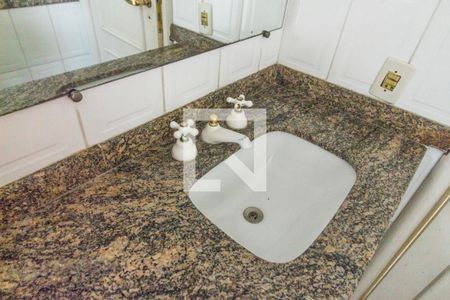 Apartamento à venda com 284m², 4 quartos e 4 vagas Apartamento à venda com 284m², 4 quartos e 4 vagasDetalhe do Banheiro da Suite