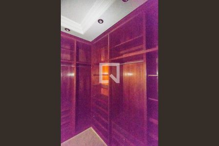 Apartamento à venda com 284m², 4 quartos e 4 vagas Apartamento à venda com 284m², 4 quartos e 4 vagasCloset da suíte