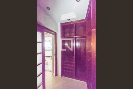 Apartamento à venda com 284m², 4 quartos e 4 vagas Apartamento à venda com 284m², 4 quartos e 4 vagasCloset da suíte