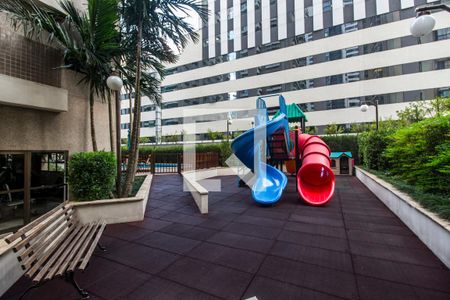 Apartamento à venda com 284m², 4 quartos e 4 vagas Apartamento à venda com 284m², 4 quartos e 4 vagasÁrea comum - Playground