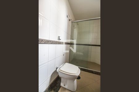 Apartamento à venda com 284m², 4 quartos e 4 vagas Apartamento à venda com 284m², 4 quartos e 4 vagasBanheiro da Suíte 2