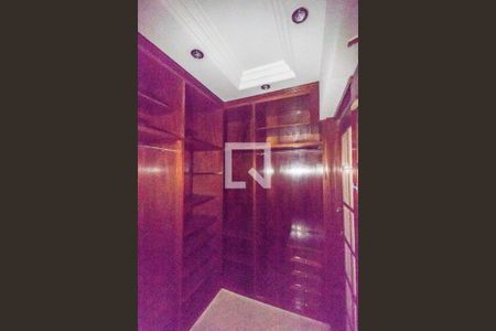 Apartamento à venda com 284m², 4 quartos e 4 vagas Apartamento à venda com 284m², 4 quartos e 4 vagasCloset da suíte