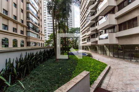 Apartamento à venda com 284m², 4 quartos e 4 vagas Apartamento à venda com 284m², 4 quartos e 4 vagasÁrea comum