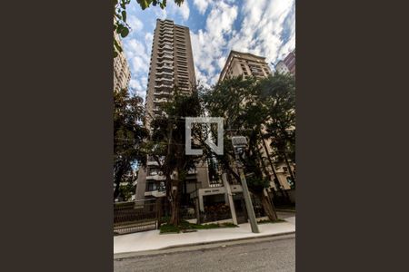 Apartamento à venda com 284m², 4 quartos e 4 vagas Apartamento à venda com 284m², 4 quartos e 4 vagasVista da Rua