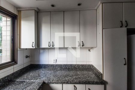 Apartamento à venda com 284m², 4 quartos e 4 vagas Apartamento à venda com 284m², 4 quartos e 4 vagasDetalhe da cozinha