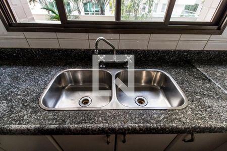 Apartamento à venda com 284m², 4 quartos e 4 vagas Apartamento à venda com 284m², 4 quartos e 4 vagasDetalhe da cozinha