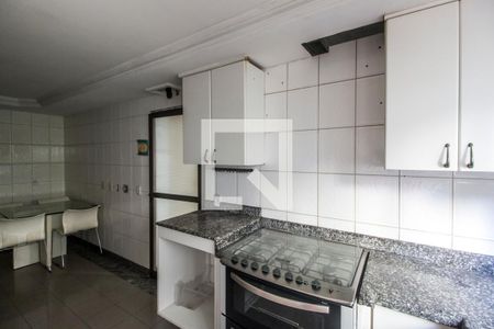 Apartamento à venda com 284m², 4 quartos e 4 vagas Apartamento à venda com 284m², 4 quartos e 4 vagasCozinha