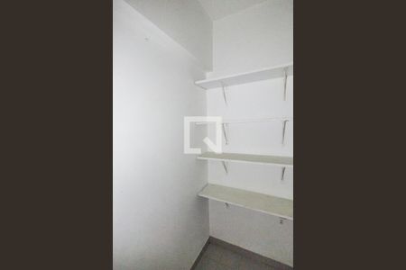 Apartamento à venda com 284m², 4 quartos e 4 vagas Apartamento à venda com 284m², 4 quartos e 4 vagasDespensa