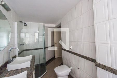 Apartamento à venda com 284m², 4 quartos e 4 vagas Apartamento à venda com 284m², 4 quartos e 4 vagasBanheiro da Suíte