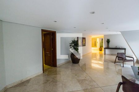 Apartamento à venda com 284m², 4 quartos e 4 vagas Apartamento à venda com 284m², 4 quartos e 4 vagasEntrada