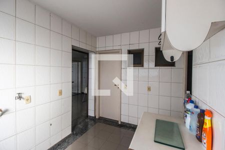 Apartamento à venda com 284m², 4 quartos e 4 vagas Apartamento à venda com 284m², 4 quartos e 4 vagasÁrea de Serviço